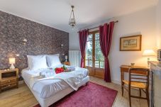 Maison d’hôtes, à louer, centre village, montagne, soleil, jardin, reposant, conciergerie haut de gamme, hôtel, vacances
