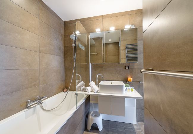 hotels proche du lac d'Annecy   appartement à louer, vue lac annecy, location saisonnière Premium, Duingt, vacances, airbnb luxe, hotel, été, booking