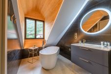 appartement de luxe à louer, lac annecy, location saisonnière, Talloires, superhost, airbnb, conciergerie haut de gamme 