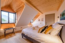 appartement de luxe à louer, lac annecy, location saisonnière, Talloires, superhost, airbnb, conciergerie haut de gamme 