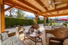 Location maison au bord du lac d'Annecy pour famille, séminaire en montagne, gite à louer alpes, maison pied dans l'eau  