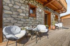 Location maison au bord du lac d'Annecy pour famille, séminaire en montagne, gite à louer alpes, maison pied dans l'eau 
