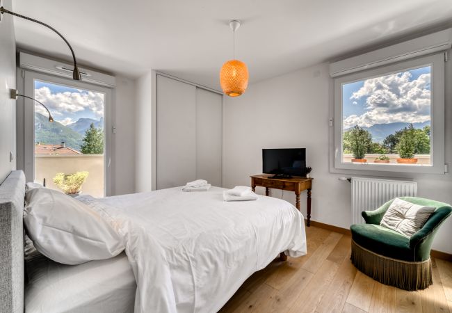 Appartement à Sévrier - Sevrier , Attique 79m2, terrasse, 4pers Appartement à Sévrier - Sevrier , Attique 79m2, terrasse, 4pers