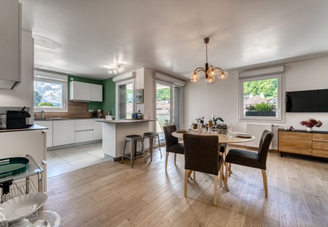 Appartement à Sévrier - Sevrier , Attique 79m2, terrasse, 4pers Appartement à Sévrier - Sevrier , Attique 79m2, terrasse, 4pers