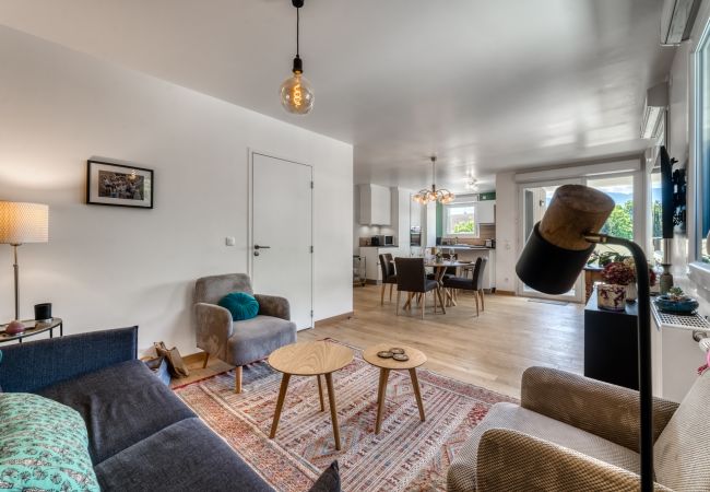 Appartement à Sévrier - Sevrier , Attique 79m2, terrasse, 4pers Appartement à Sévrier - Sevrier , Attique 79m2, terrasse, 4pers