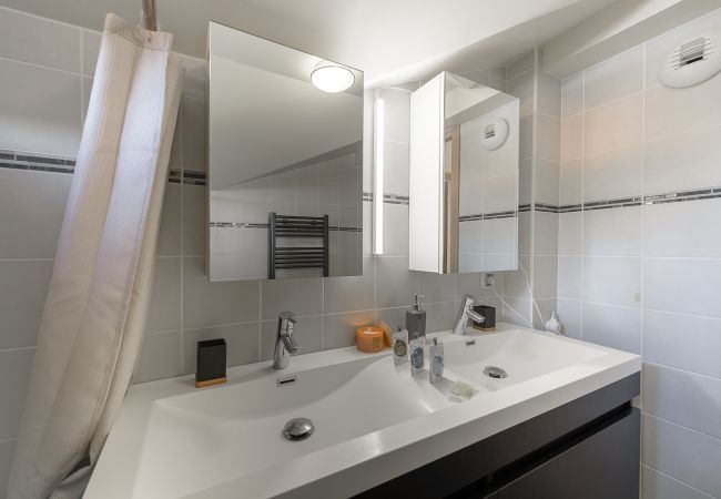 Appartement à Sévrier - SEVRIER - Ma Cachette Lacustre Vue lac Appartement à Sévrier - SEVRIER - Ma Cachette Lacustre Vue lac